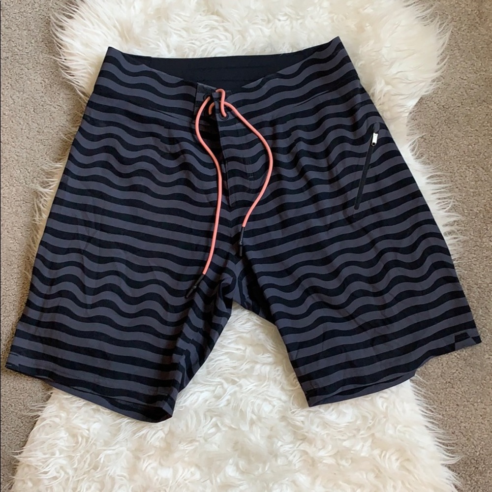 Lululemon Shorts Size 32